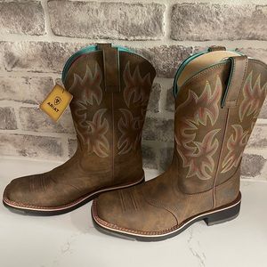 Brand new in box Delilah Ariat boots